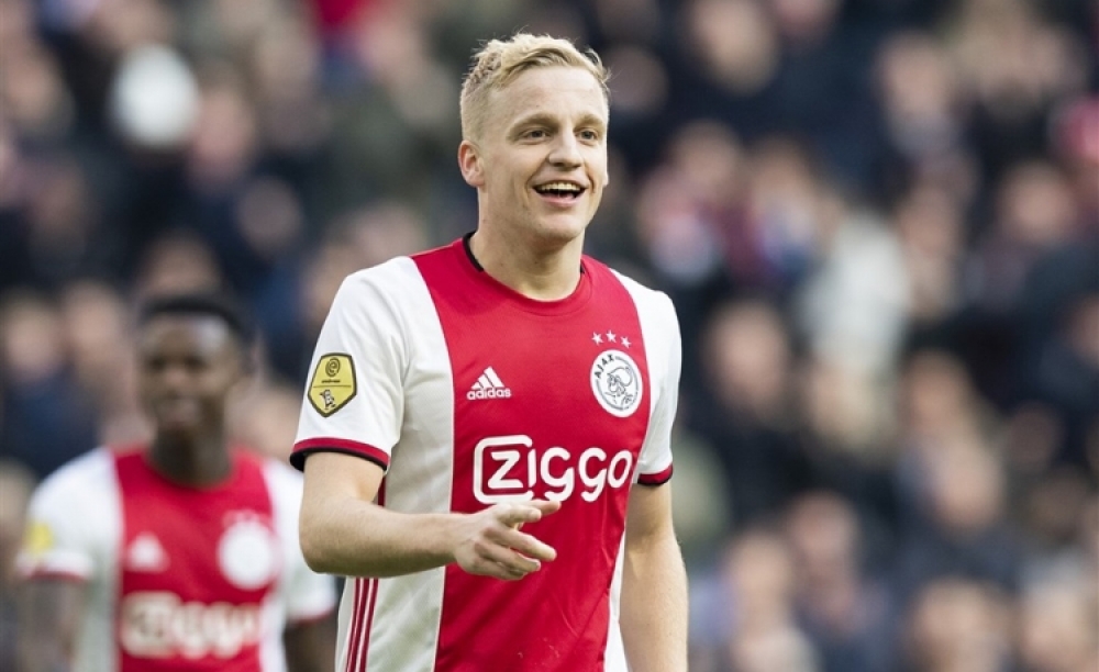 El Manchester United ficha a Donny van de Beek con el apoyo de la audiencia